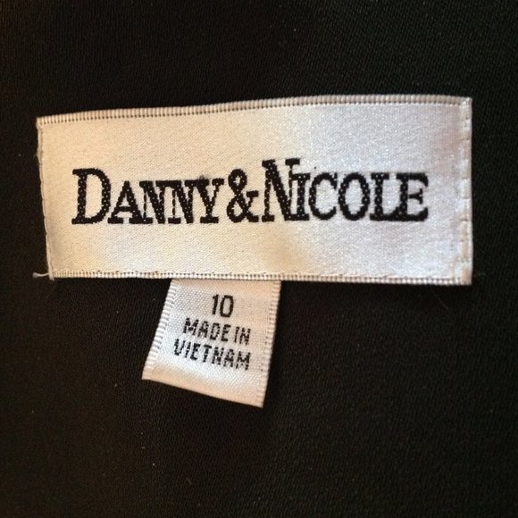 Danny and Nicole 2 PC Short Sleeved Pantsuit in dark Olive Green, size 10A - Picture 2 of 5